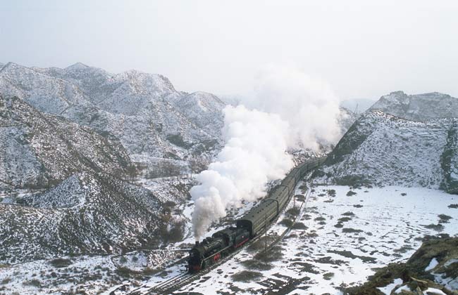 Baiyin: steam through the mountains