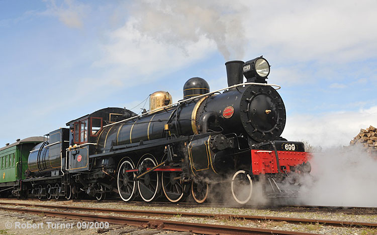 Taieri Gorge Steam Train, photo: Robert Turner